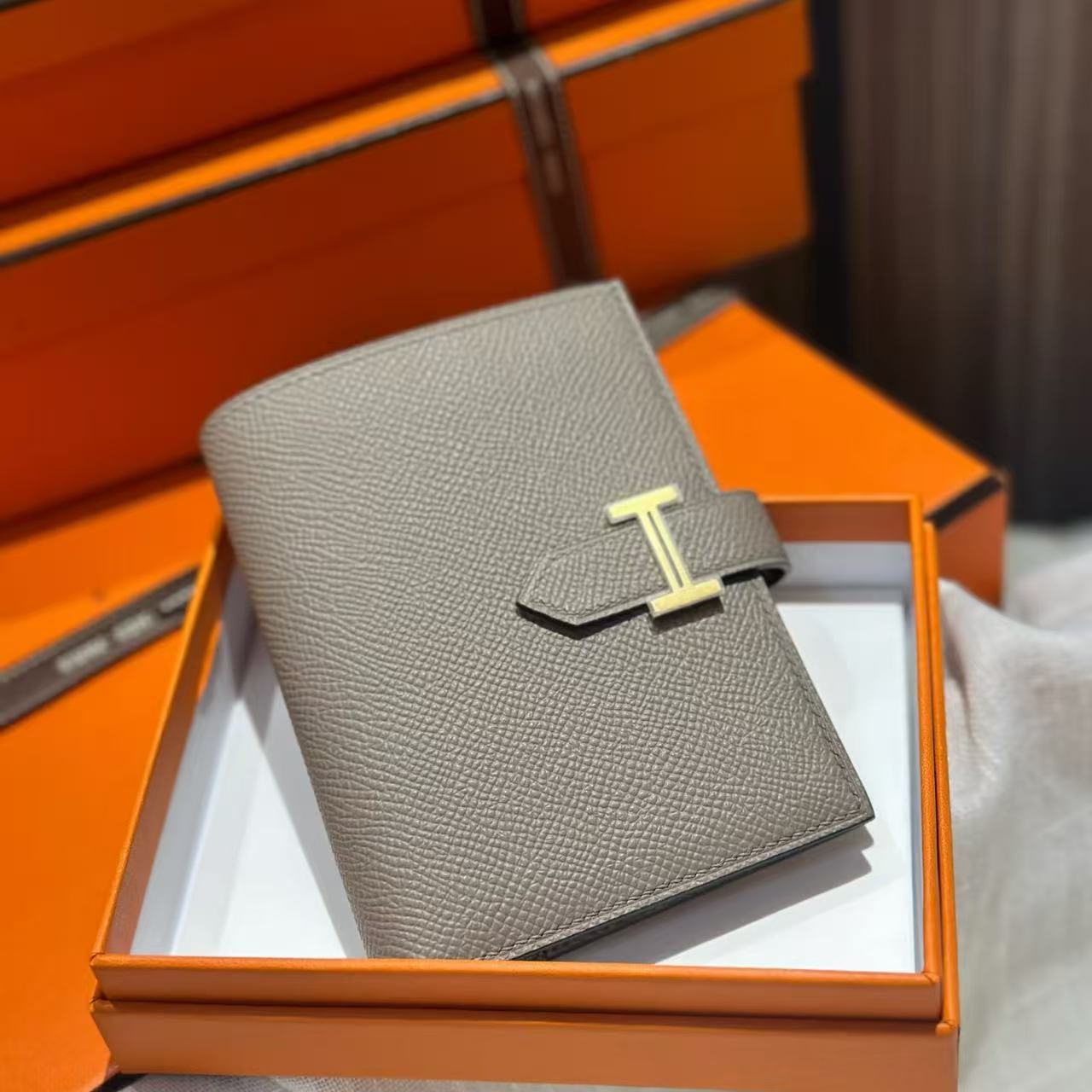 P004 Gris Asphalte M8 EP Leather
