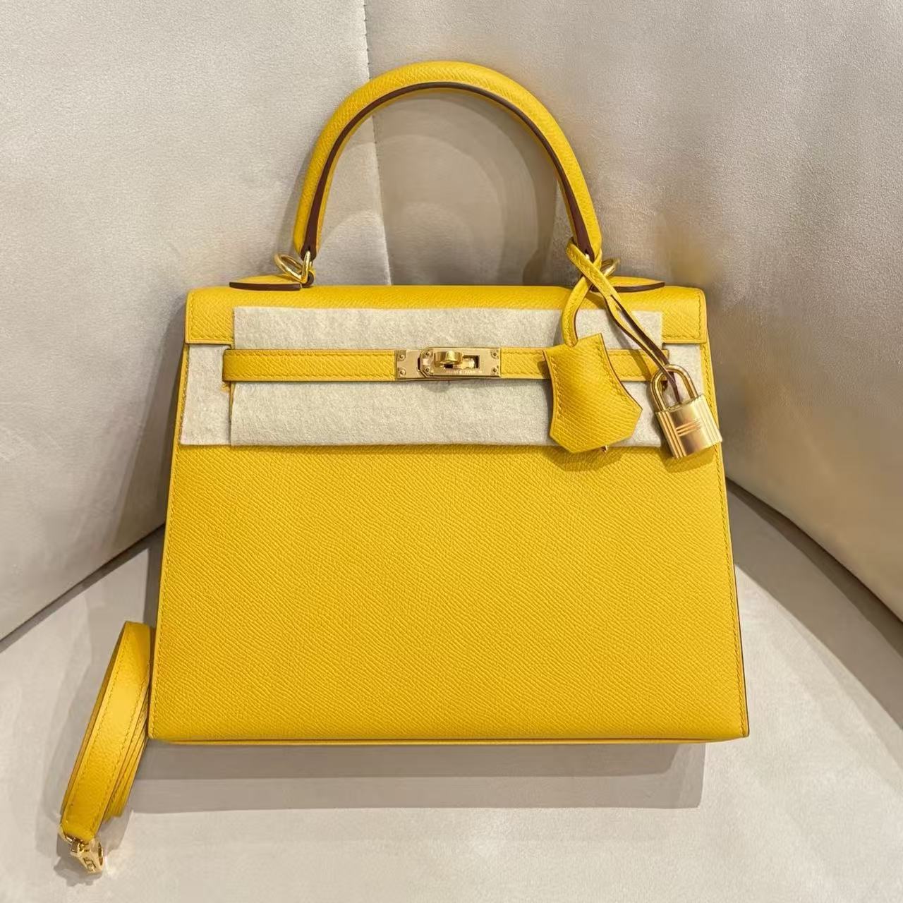 P034 Jaune de Naples 9O EP Leather