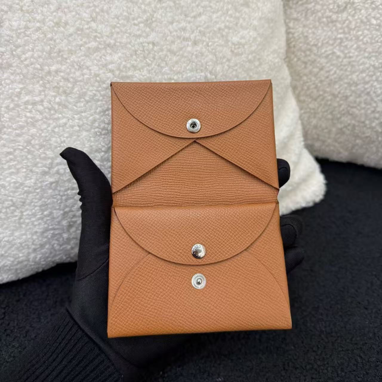 P029  Gold 37 EP Leather