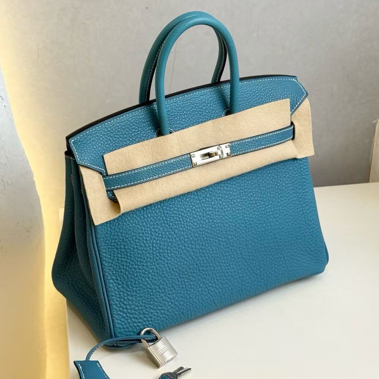 G032 Bleu Jean 75 Togo Leather