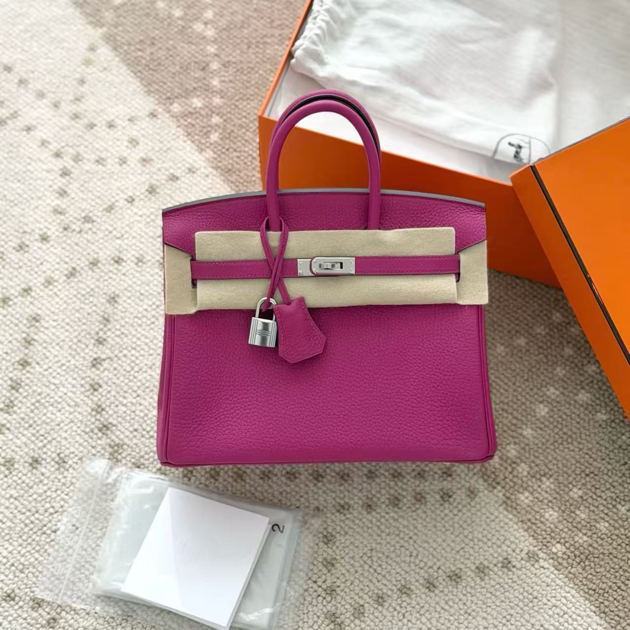 G023 Rose Pourpre L3 Togo Leather