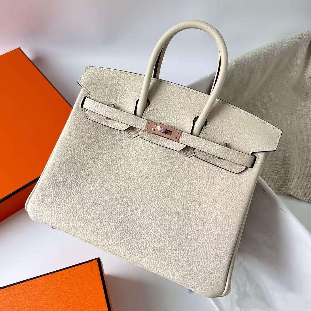 G011 Nata I2 Togo Leather
