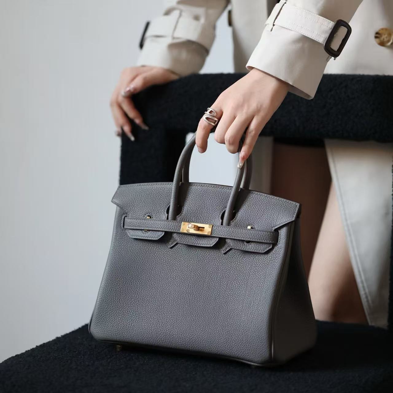G002 Gris Etain 8F Togo Leather
