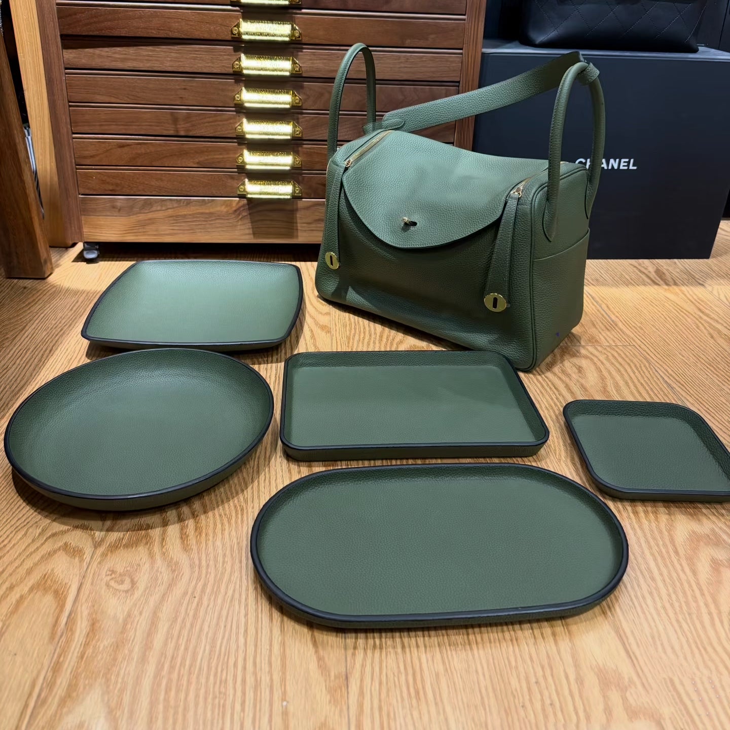G044 Vert Amande 63 Togo Leather