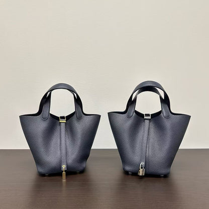 G025 Bleu Nuit 2Z Togo Leather
