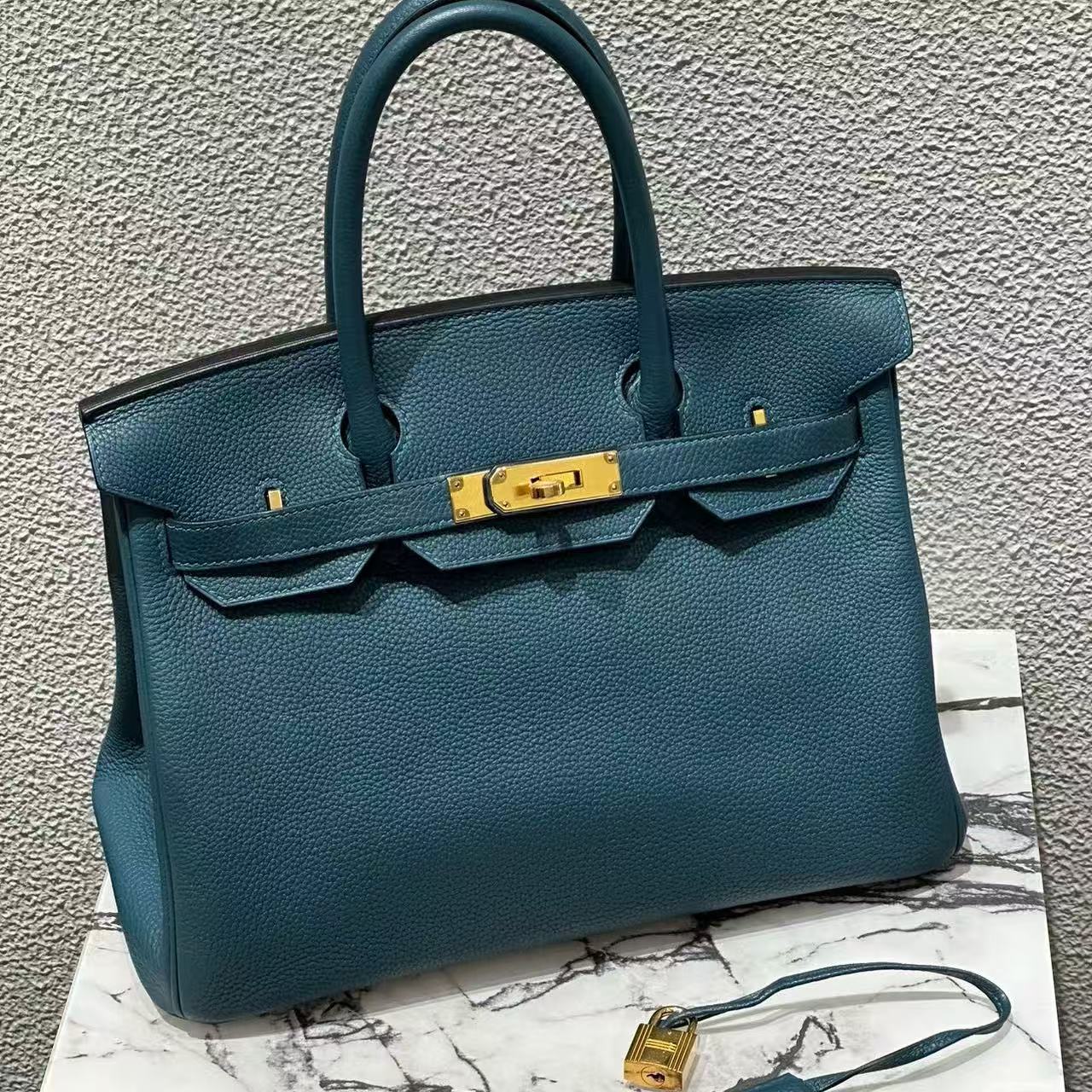 G028 Colvert 1P Togo Leather