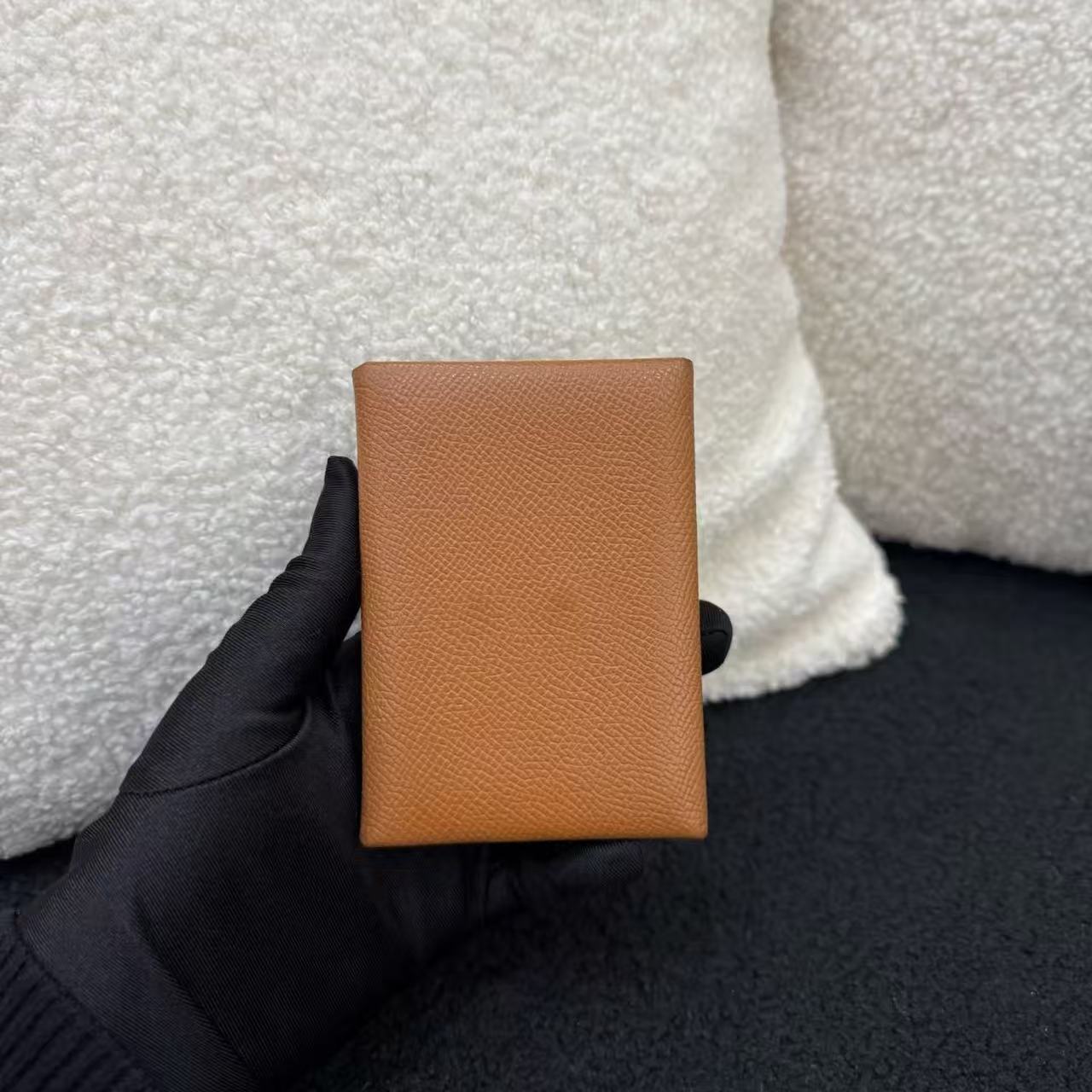 P029  Gold 37 EP Leather