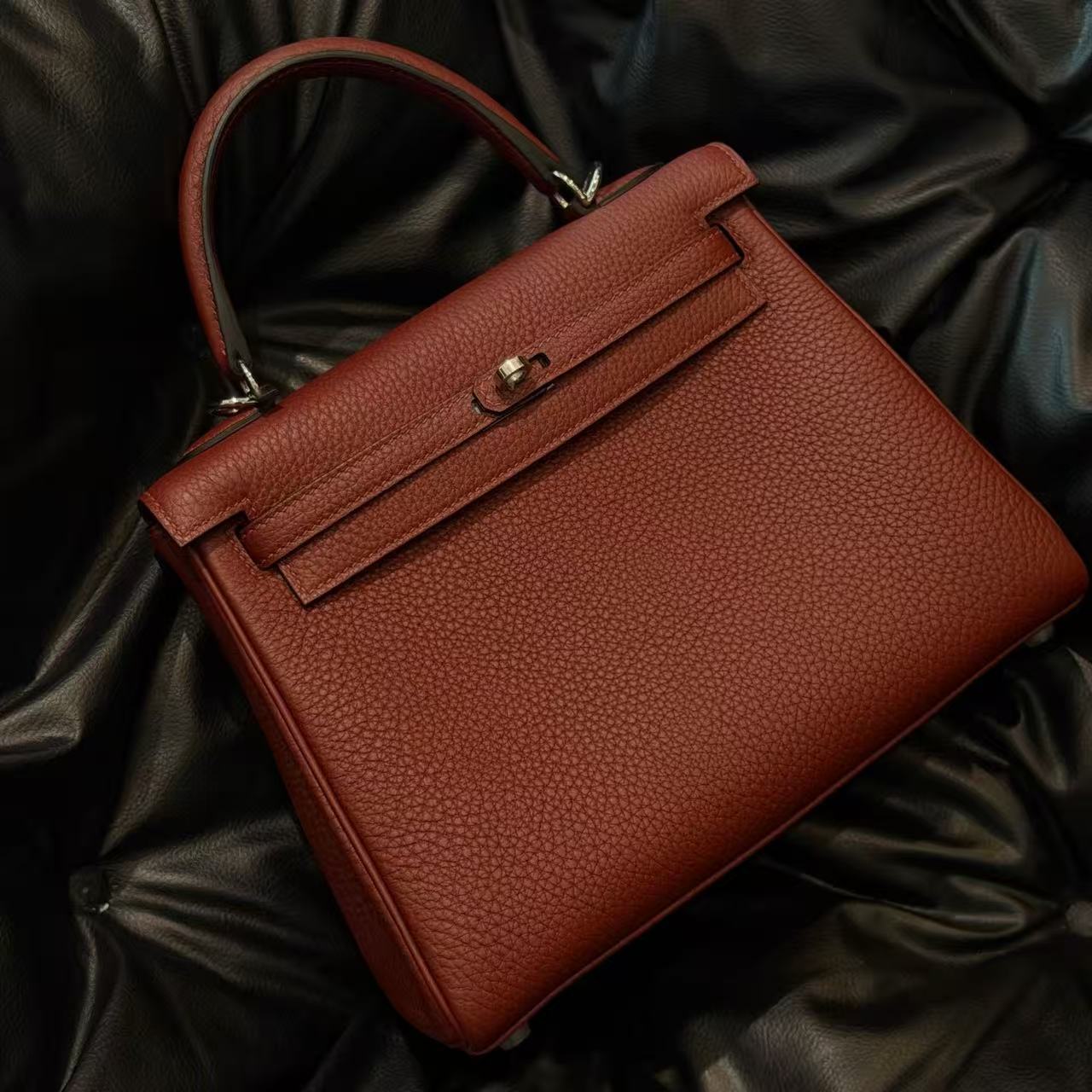 G014 Rouge H 55 Togo Leather