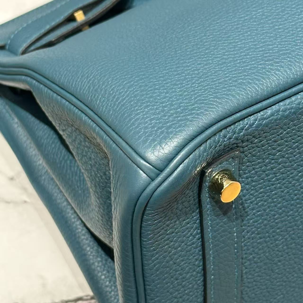 G028 Colvert 1P Togo Leather