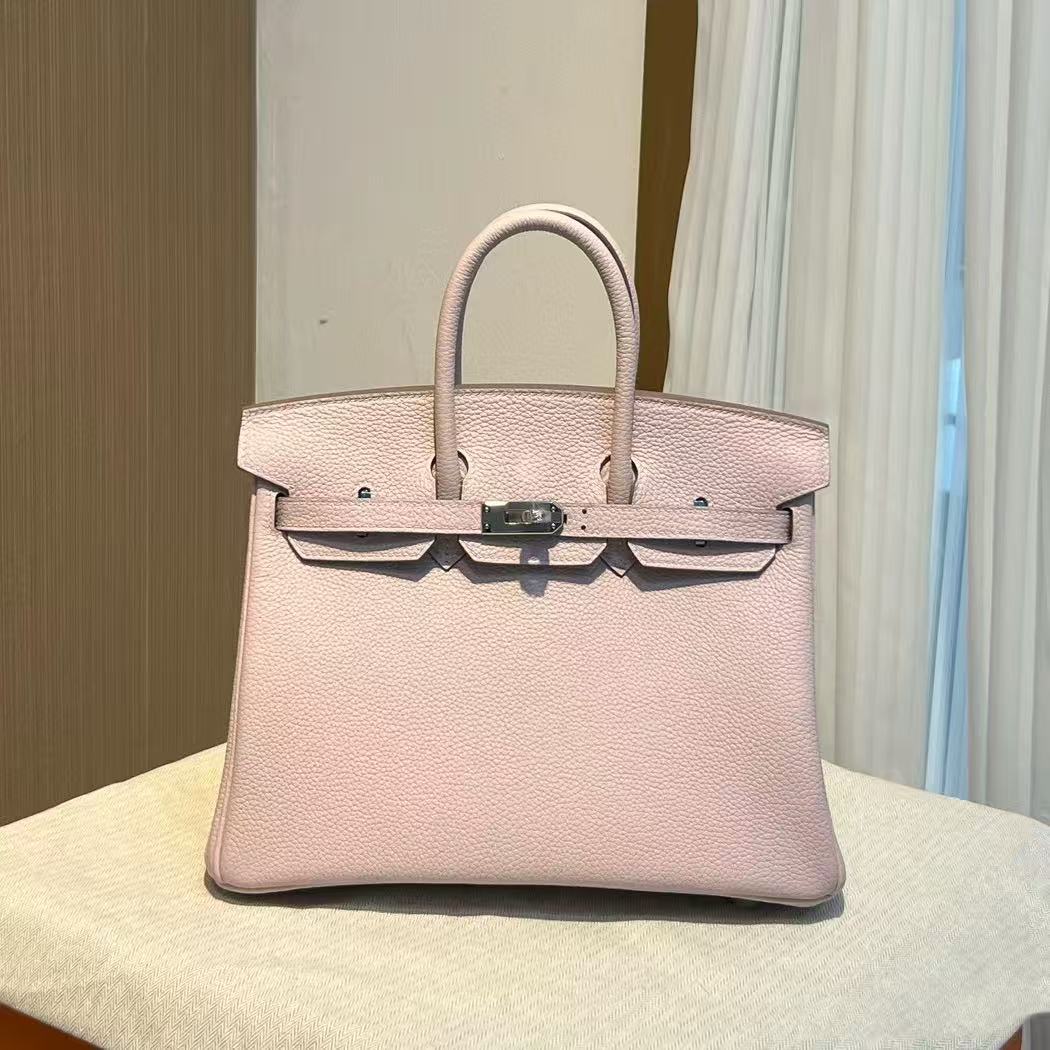 G024 Mauve Pale 09 Togo Leather