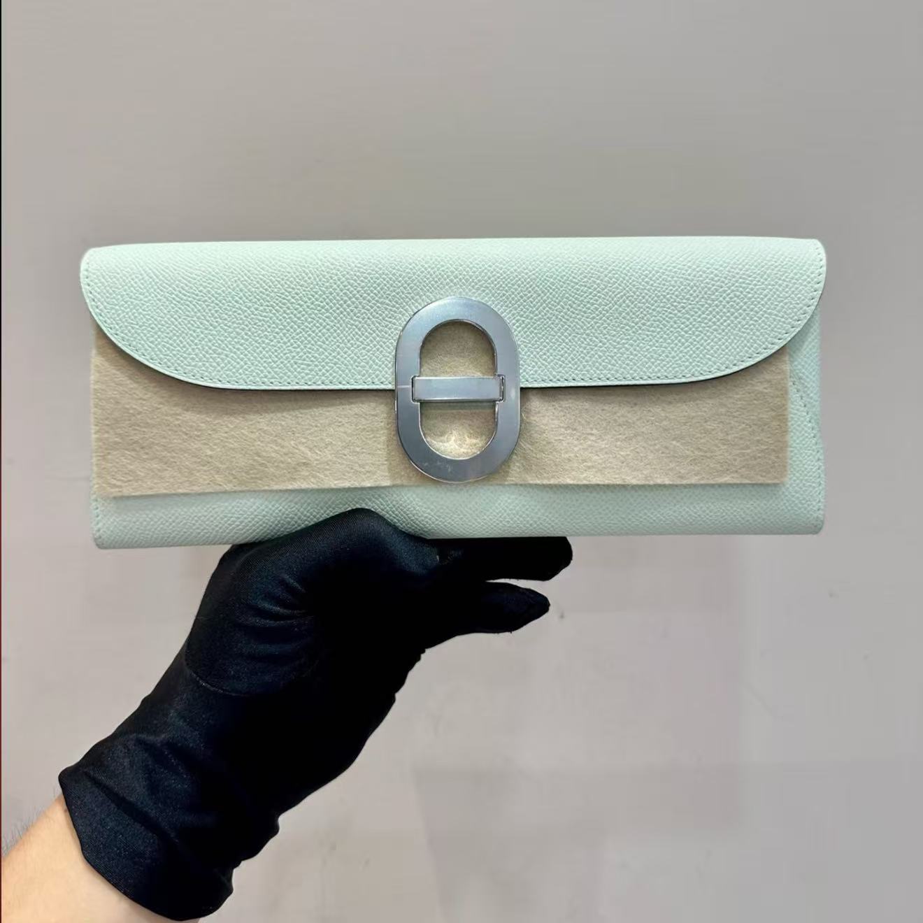 G051 Vert Fizz 0S Togo Leather