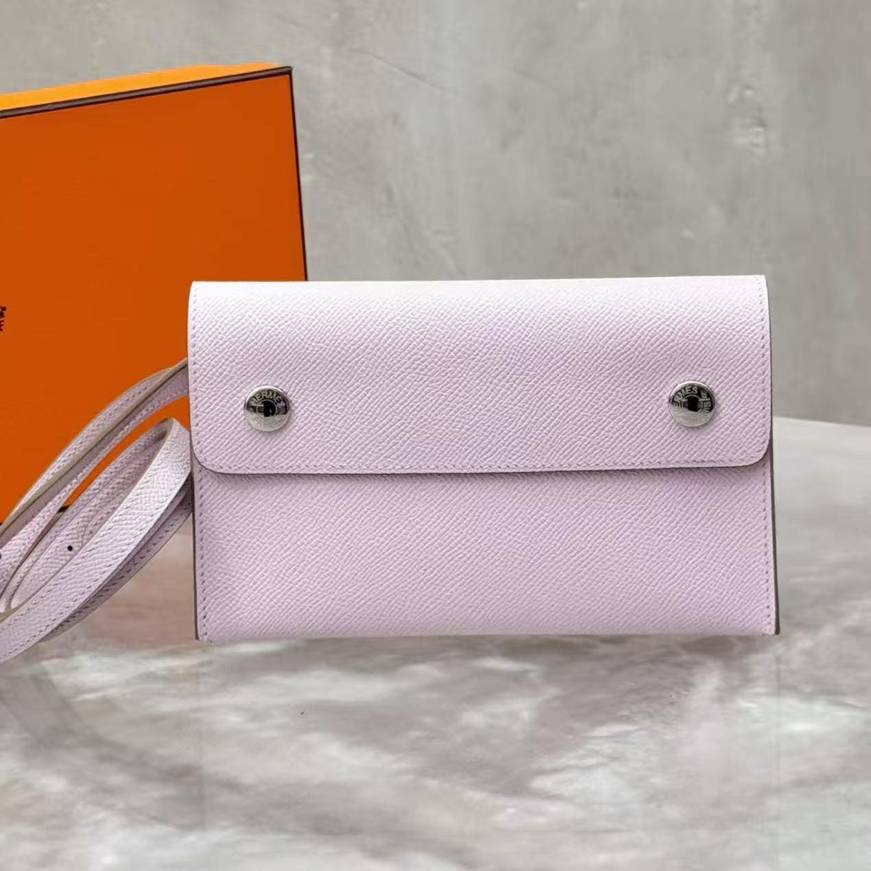 P027 Mauve Pale 09 EP Leather