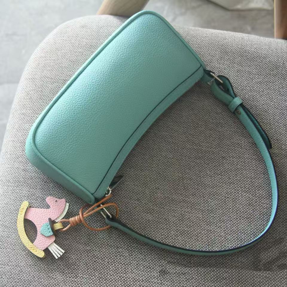 G038 Bleu Atoll 3P Togo Leather