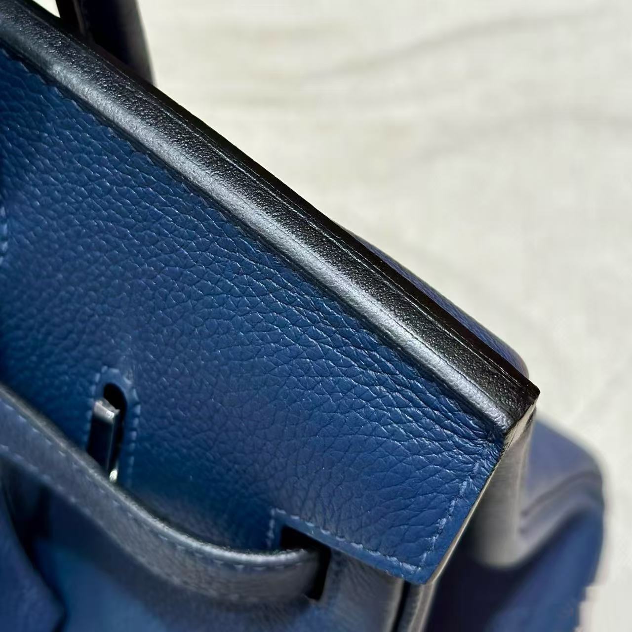G026 Bleu Abysse 7K Togo Leather