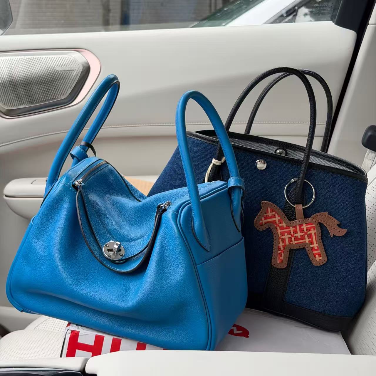 G033 Bleu Frida 0F Togo Leather