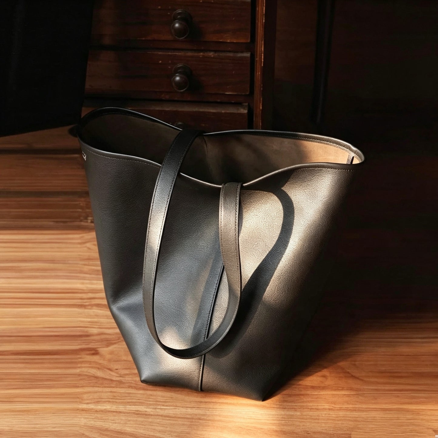 E001 Noir EVE Leather
