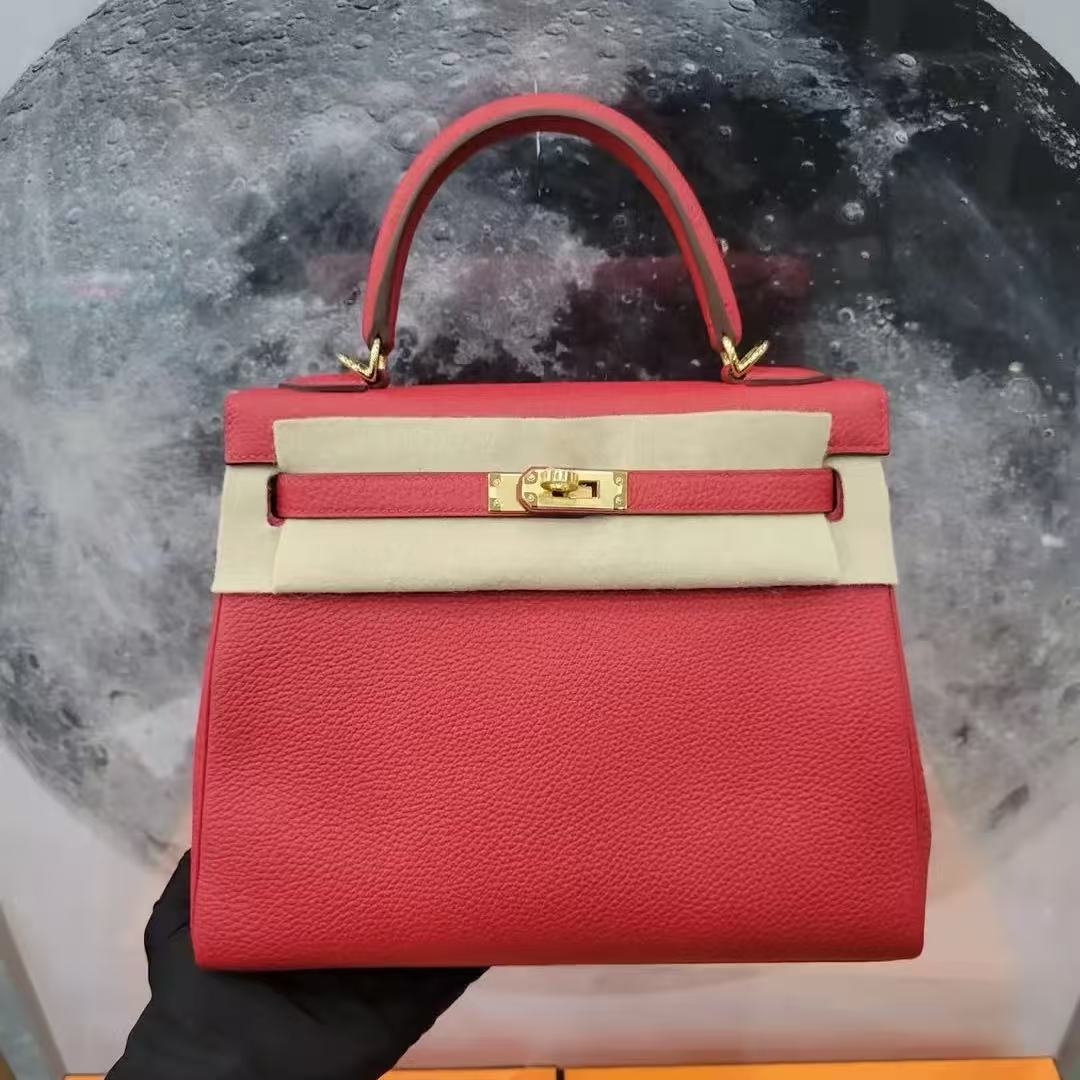 G016 Rouge Casaque Q5 Togo Leather