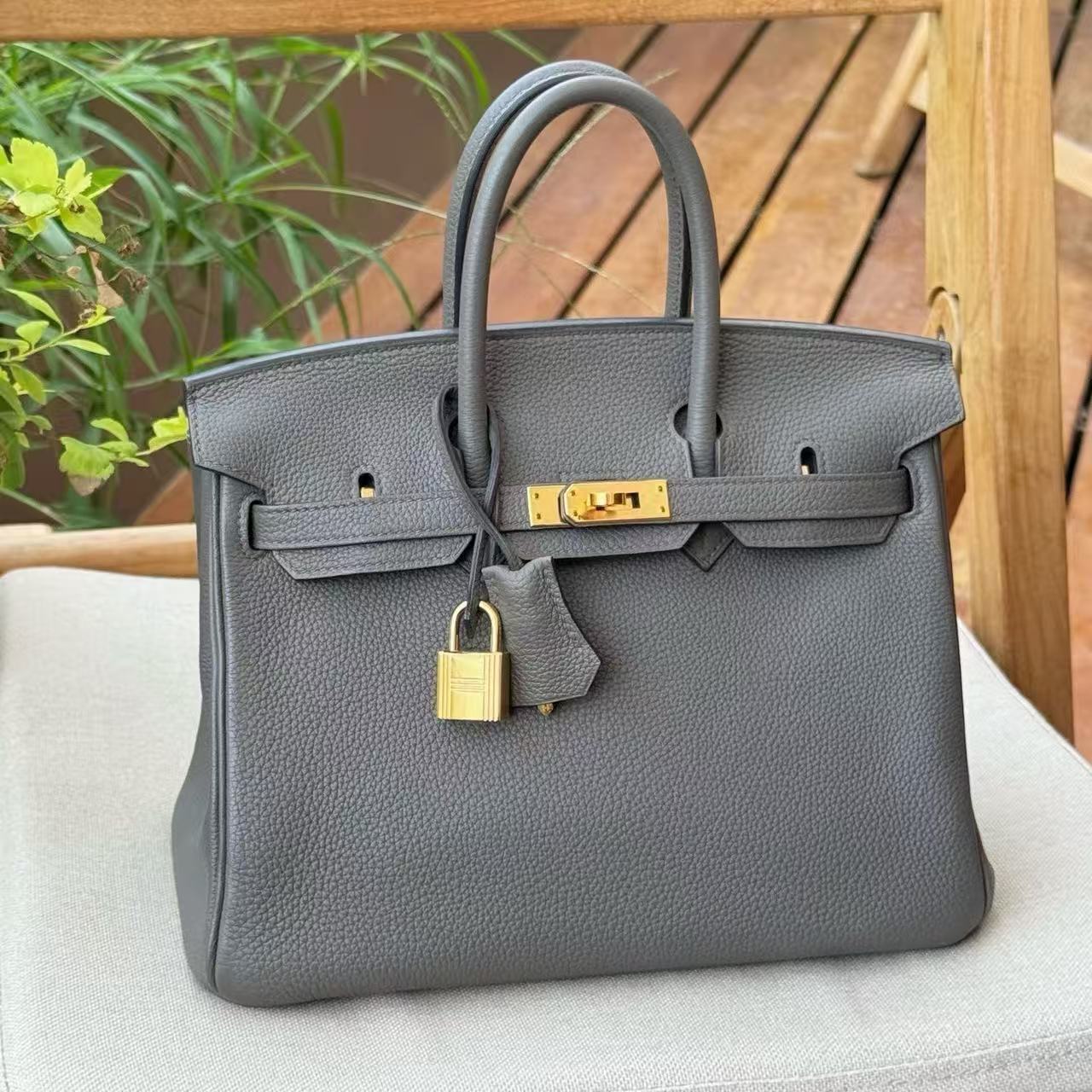 G002 Gris Etain 8F Togo Leather