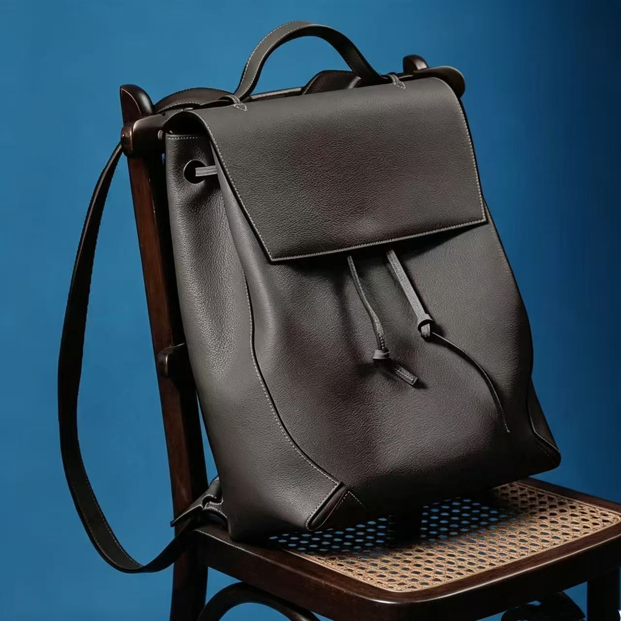 E011 Gris Anthracite EVE Leather
